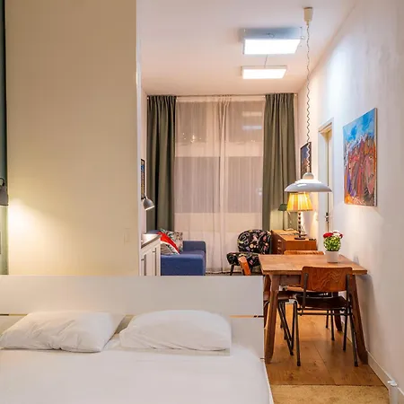 Fully Fitted - 15 Min From Station Homestay